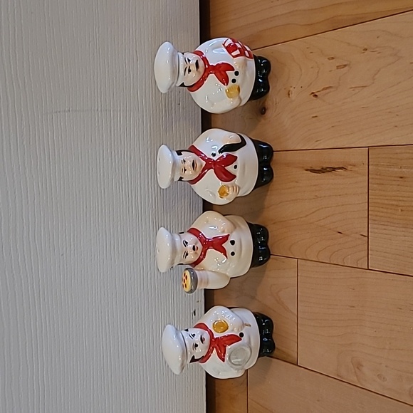 Other - Vintage Readers Digest pizza chef salt and pepper shakers and 2 small bottles